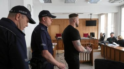 Bu ifade luke zak i ofkelendirmek icindi durusma sirasinda bagirmaya basladi 16071