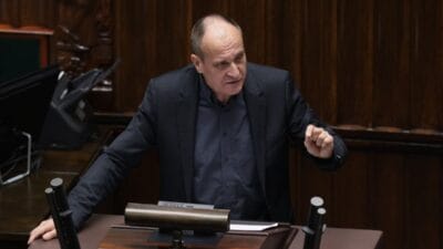 Carlik icin sasirtici bir destek kukiz tek bir arguman sundu neseli bir maresal 17156