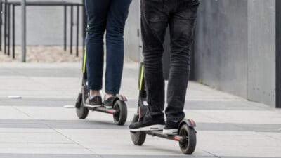 Ceklerin canina tak etti elektrikli scooterlar prag sokaklarindan kaybolacak i ste bir alternatif 18276