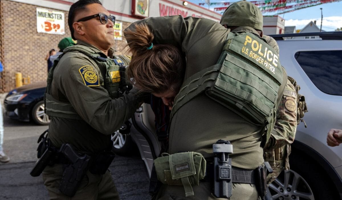 Chicago da ice ajanlarinin eylemi medya gozaltina alinanlar arasinda polonyalilar da var 19332