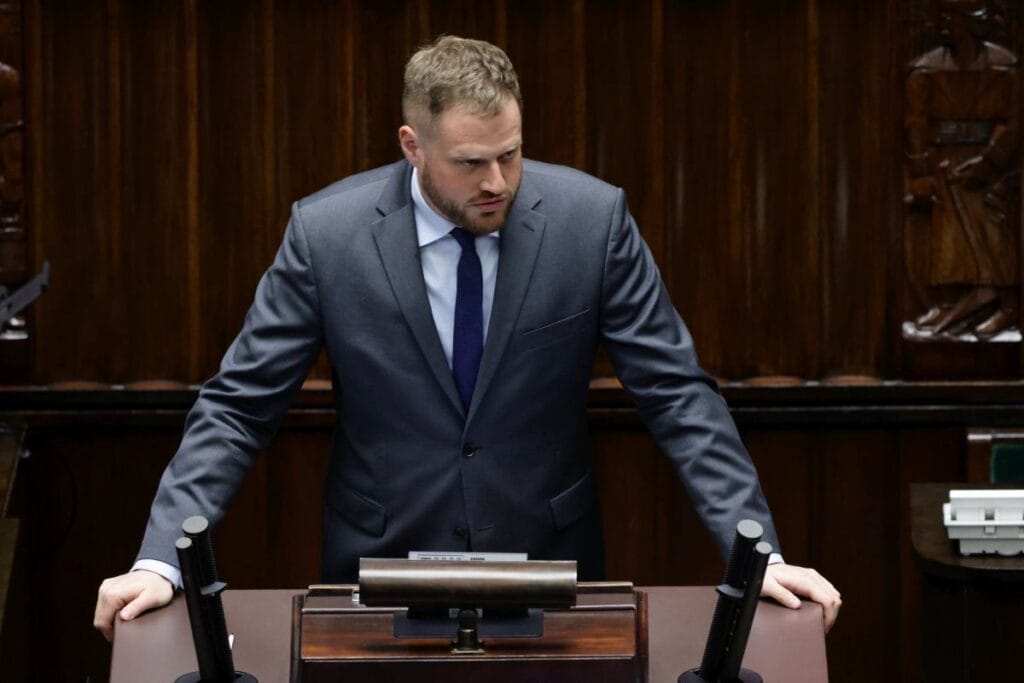 cieszynski sikorski ye saldirdi i nternette kazak gercek dunyada ne oldugunu biliyorsunuz 15765