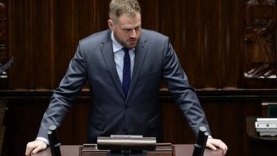 Cieszynski sikorski ye saldirdi i nternette kazak gercek dunyada ne oldugunu biliyorsunuz 15765