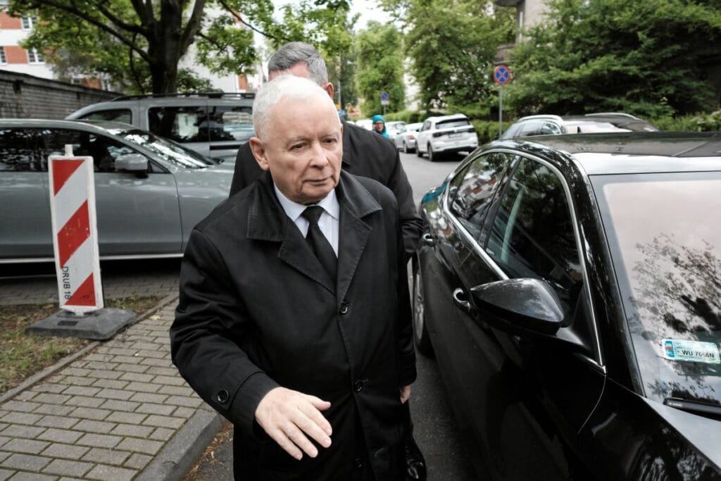 cpk komplo olayi pis te kafalar ucuyor kaczy ski bir karar verdi 19803