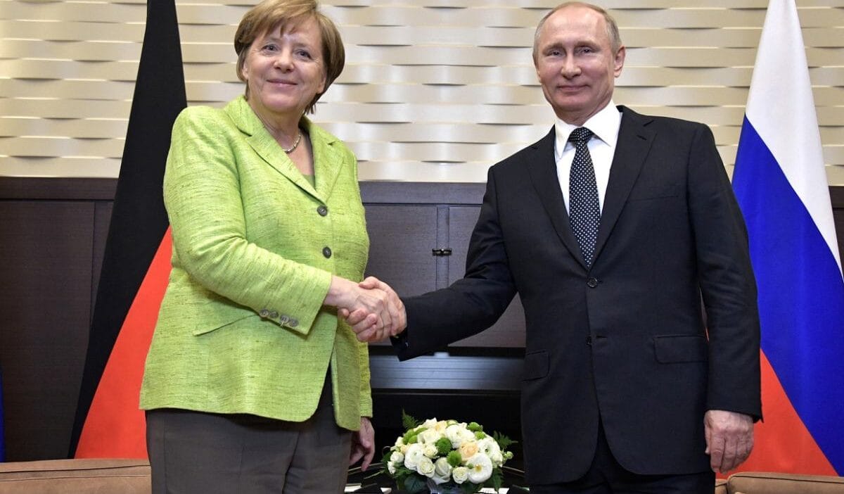 Die welt her sey 2008 nato zirvesinde basladi merkel putin in tuzagina boyle dustu 16041