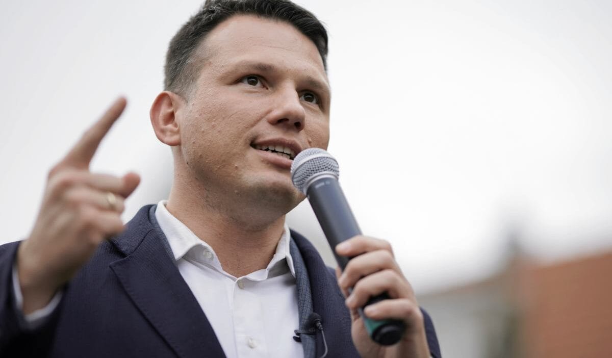 Disisleri bakanligi ndan chobielin mahkemesinin pancarina yanit mentzen ile keskin bir degisim 16211