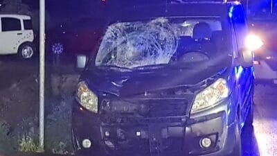 Dk53 te bir yayaya olumcul carpma ve kacma adam siyah giyinmisti ve reflektor takmiyordu 16137