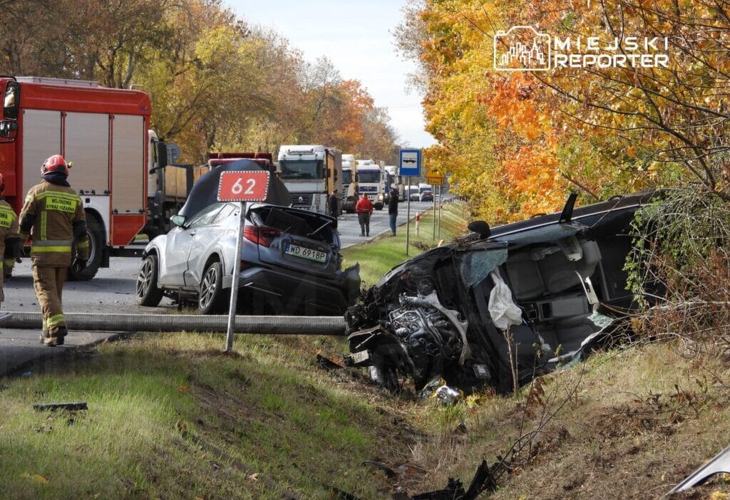 Dk62 de ciddi kaza ezilen audi den surucu itfaiyeciler tarafindan cikarildi lpr mudahale etti 17222