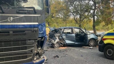 Dk92 de uc otomobil ve bir kamyon carpisti yol kapandi 14877