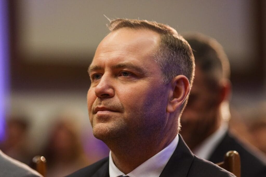 en yakin akrabanin durumuna gore hareket edin nawrocki ne yapacak saraydan sinyaller gelmeye basladi bile 18117