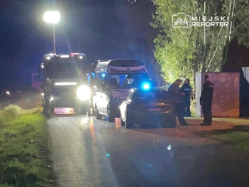 feci kaza ekskavator operatoru bir agacin altinda kalarak kabin icinde oldu 16448