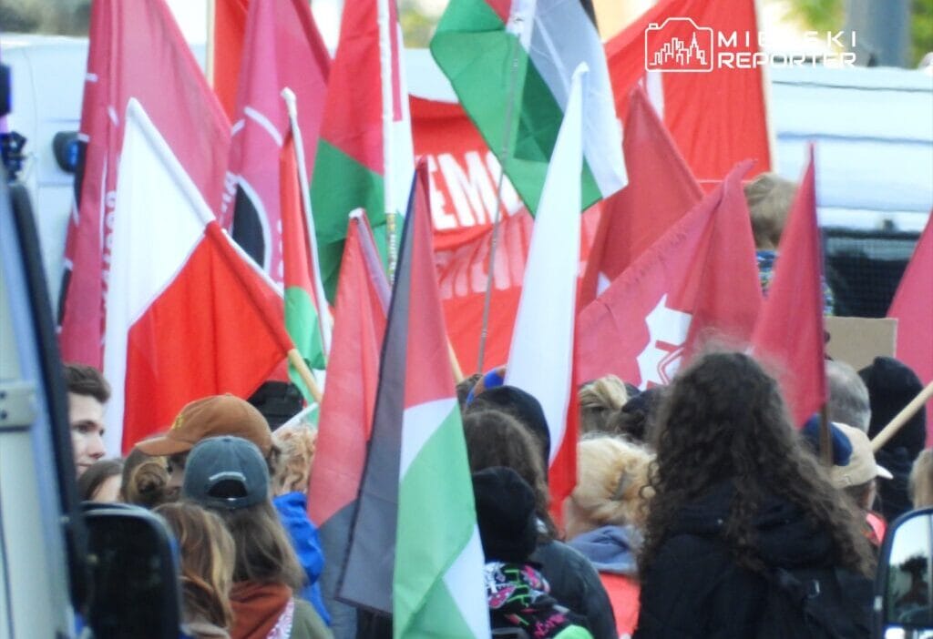 Filistin yanlisi yuruyus lazienkowska ve wawelska caddeleri boyunca i srail buyukelciligine dogru ilerledi 15207