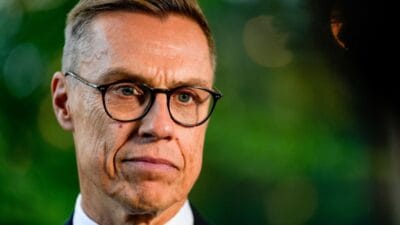 Finlandiya cumhurbaskani trump simdi sopa yontemini secti putin ile mutlu degil 19001