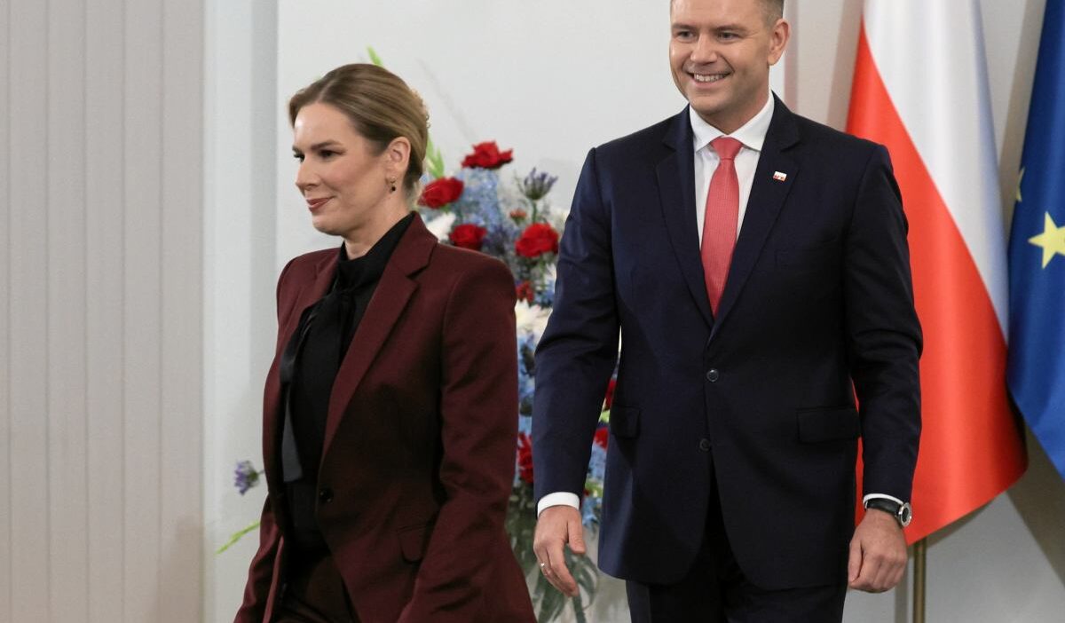 First lady'ye maaş mı? Anket polonyalıların bu konuda ne düşündüğünü ortaya koyuyor 1 First lady ye maas mi anket polonyalilarin bu konuda ne dusundugunu ortaya koyuyor 20287