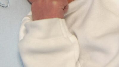 Gasawa. 6 aylık bir erkek bebek aşılamadan kısa bir süre sonra hayatını kaybetti. Olay savcılık tarafından soruşturulmaktadır. 9 Gasawa 6 aylik bir erkek bebek asilamadan kisa bir sure sonra hayatini kaybetti olay savcilik tarafindan sorusturulmaktadir 18498