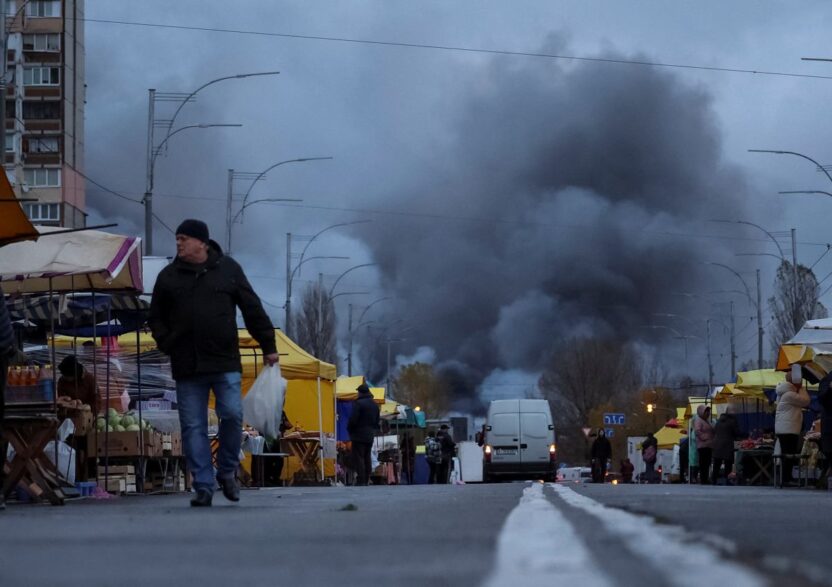 Genc ukraynalilar kitleler halinde ulkeyi terk ediyor zelensky nin kararinin sonucu 20219