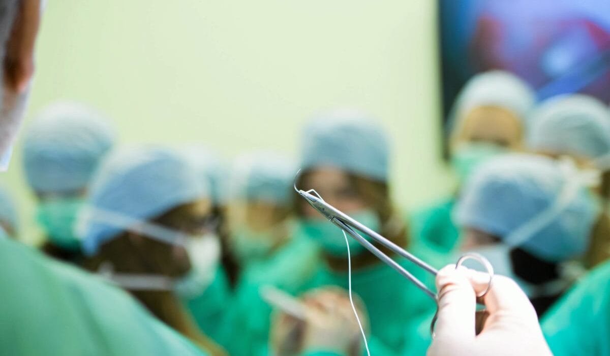 Hastanede olumcul hata bayan eve gereksiz bir ameliyat gecirdi sagligini mahvetti 15666