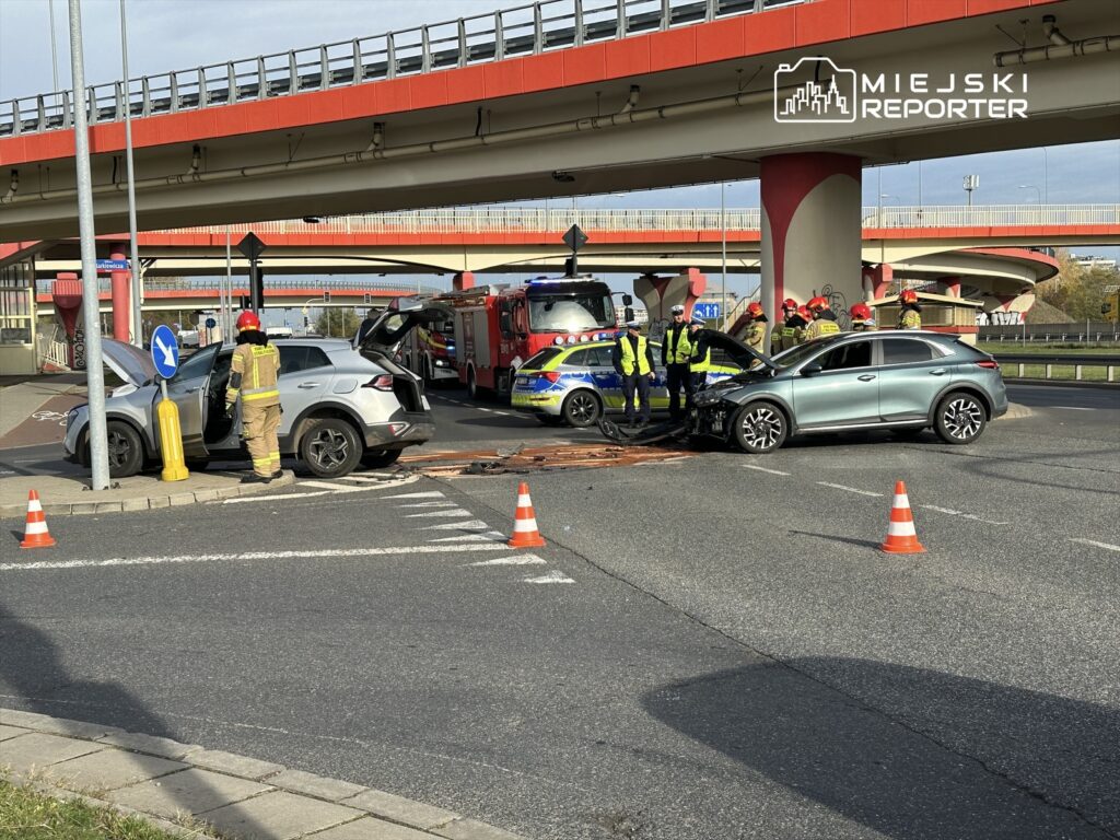 havaalani yakinlarinda iki arac carpisti yol kapandi 20173