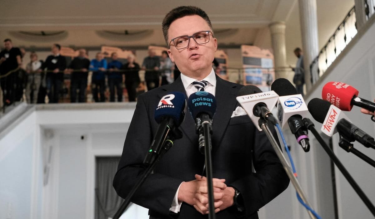 Holownia polonya siyasetini birakmali mi polonyalilarin cogu acimasizdir sondaz 16460