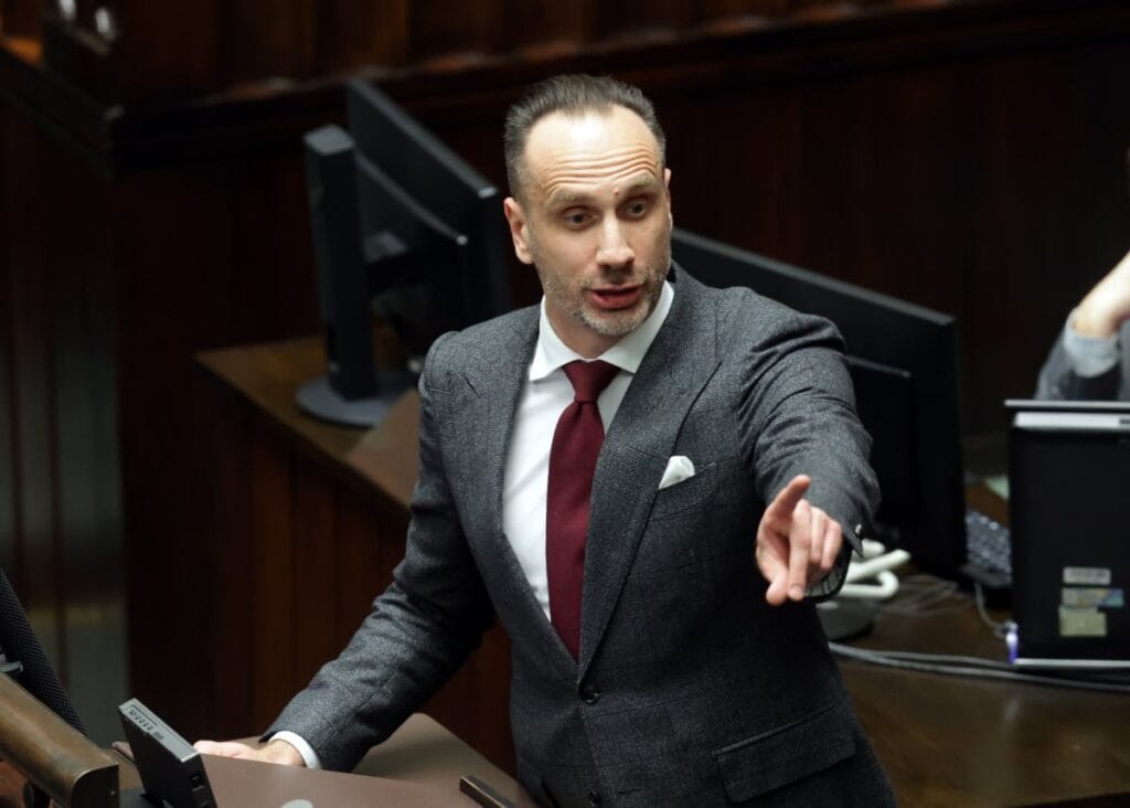 hukuk ve adalet milletvekili andrzej duda ya karsi kin besliyor kitabin basligini degistirmeli 15369