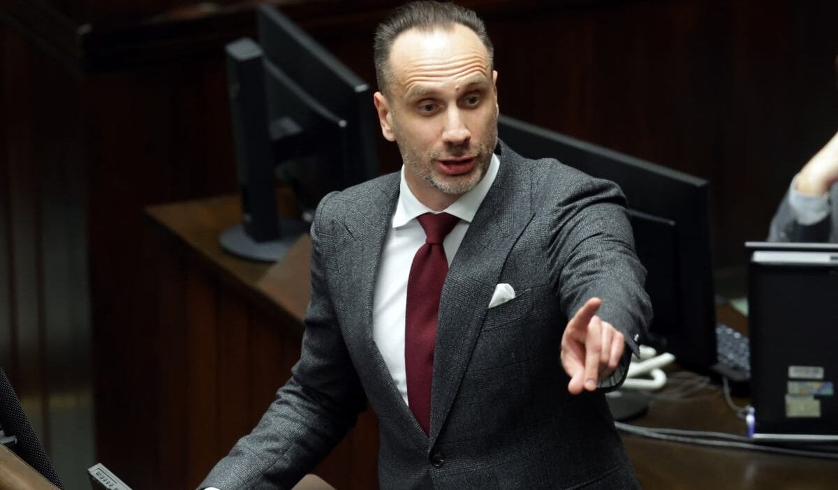 Hukuk ve adalet milletvekili andrzej duda ya karsi kin besliyor kitabin basligini degistirmeli 15369