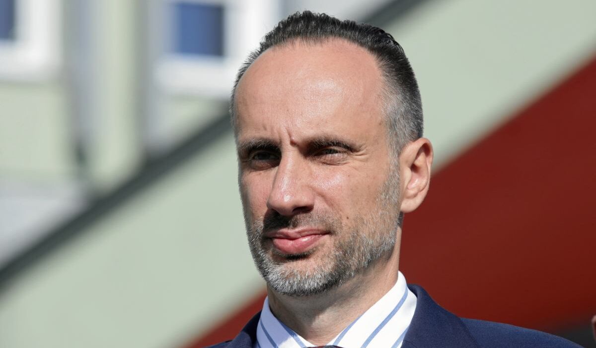 Hukuk ve adalet milletvekilleri bir konferans duzenliyordu aniden bir kadin yaklasti her sey kaydedildi 20018