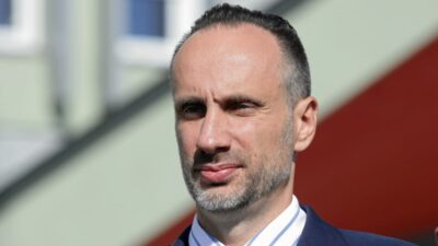 Hukuk ve adalet milletvekilleri bir konferans duzenliyordu birden yoldan gecen biri yaklasti her sey kaydedildi 20033