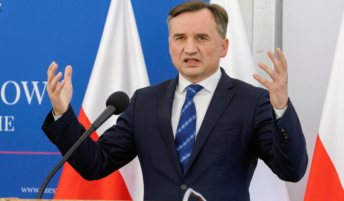 Hukuk ve adalet politikacilari ziobra ile alay mi ediyor hapishanedeki corbanin tadi guzel olsun 20072