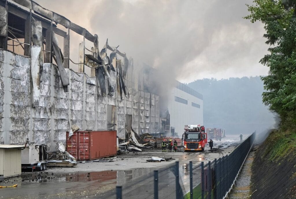 huzursuz bir geceydi lviv de patlamalar ve elektrik kesintileri vilnius ta havaalani felci 15087