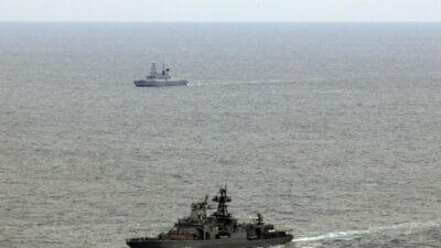 I ngiltere yakinlarinda bir rus gemisi nato dan bir emir verildi 18878