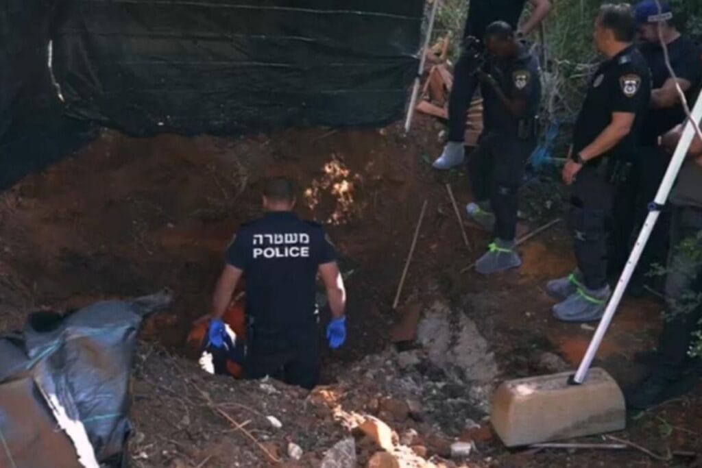 i srail de urkutucu annelerini baska bir sehre gomduklerini iddia ettiler gercek farkliydi 18432