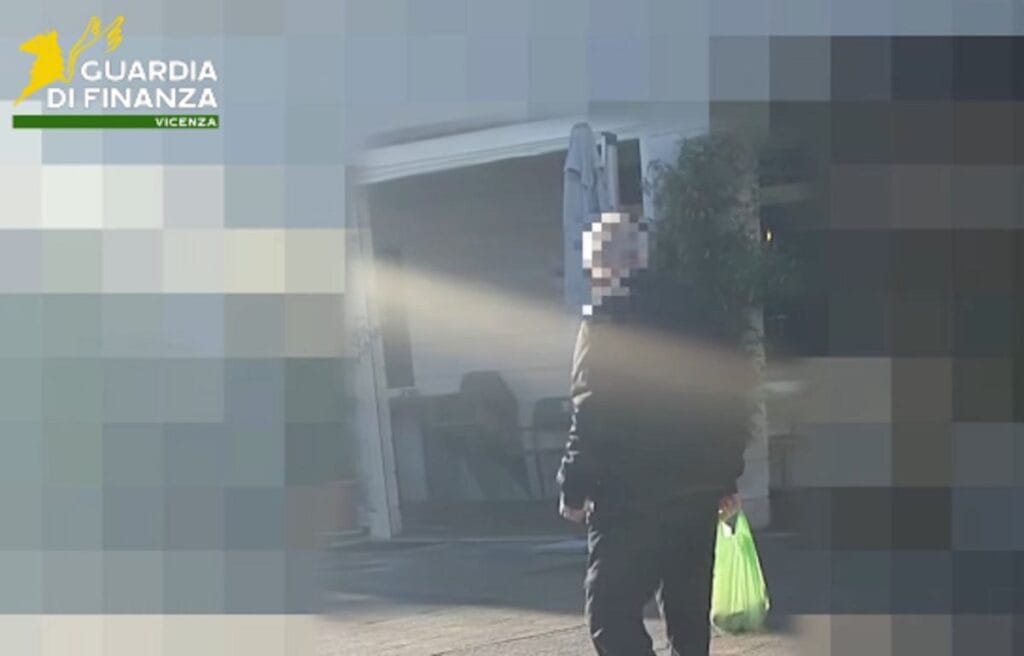 i talya devlet kasasindan bir milyon avrodan fazla para topladi hepsi ortaya cikti 17036