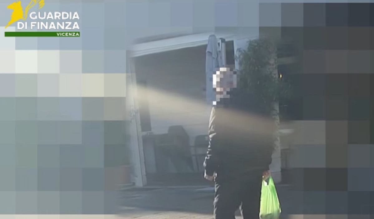 I talya devlet kasasindan bir milyon avrodan fazla para topladi hepsi ortaya cikti 17036