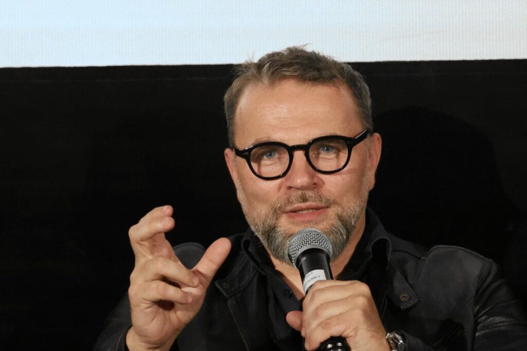 jacek bartosiak doktorasini yeniden kazandigini acikladi bunun gercekte nasil oldugunu acikliyoruz 16991