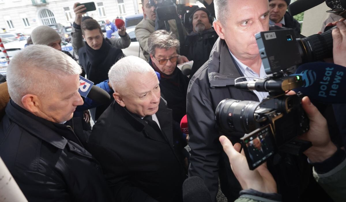 Jaroslaw kaczynski savcılığa çıktı. "hiçbir suç işlenmemiştir". 1 Jaroslaw kaczynski savciliga cikti hicbir suc islenmemistir 18572
