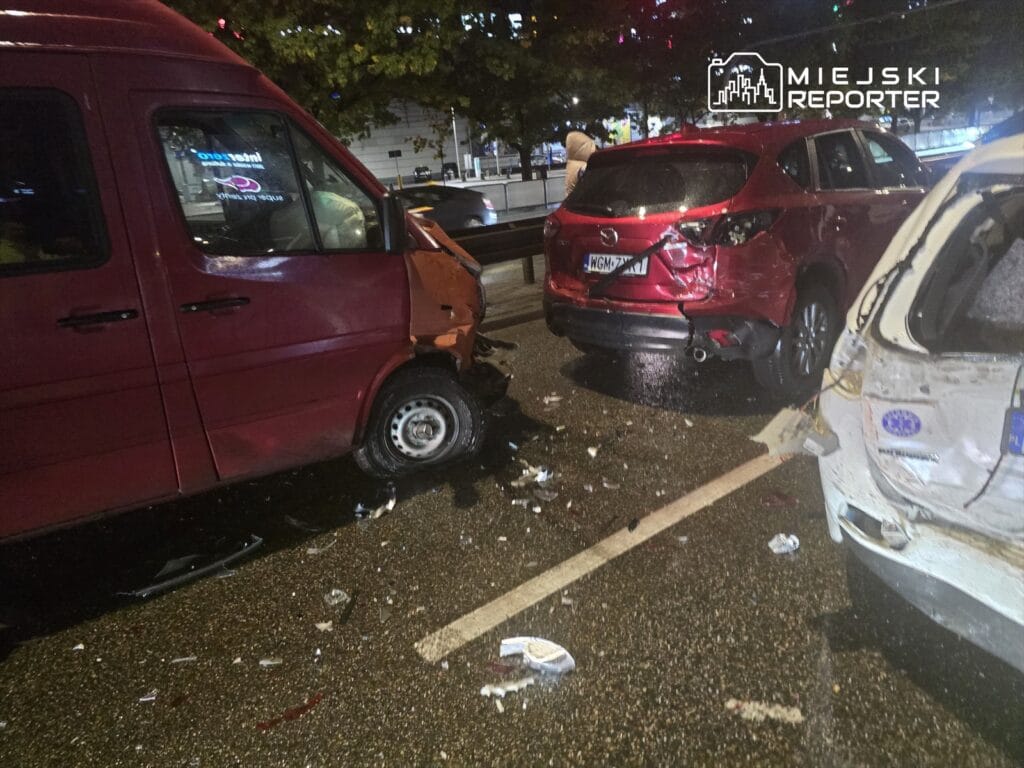 jerozolimskie caddesi nde meydana gelen dort aracli carpisma sehir cikisini felc etti 15423