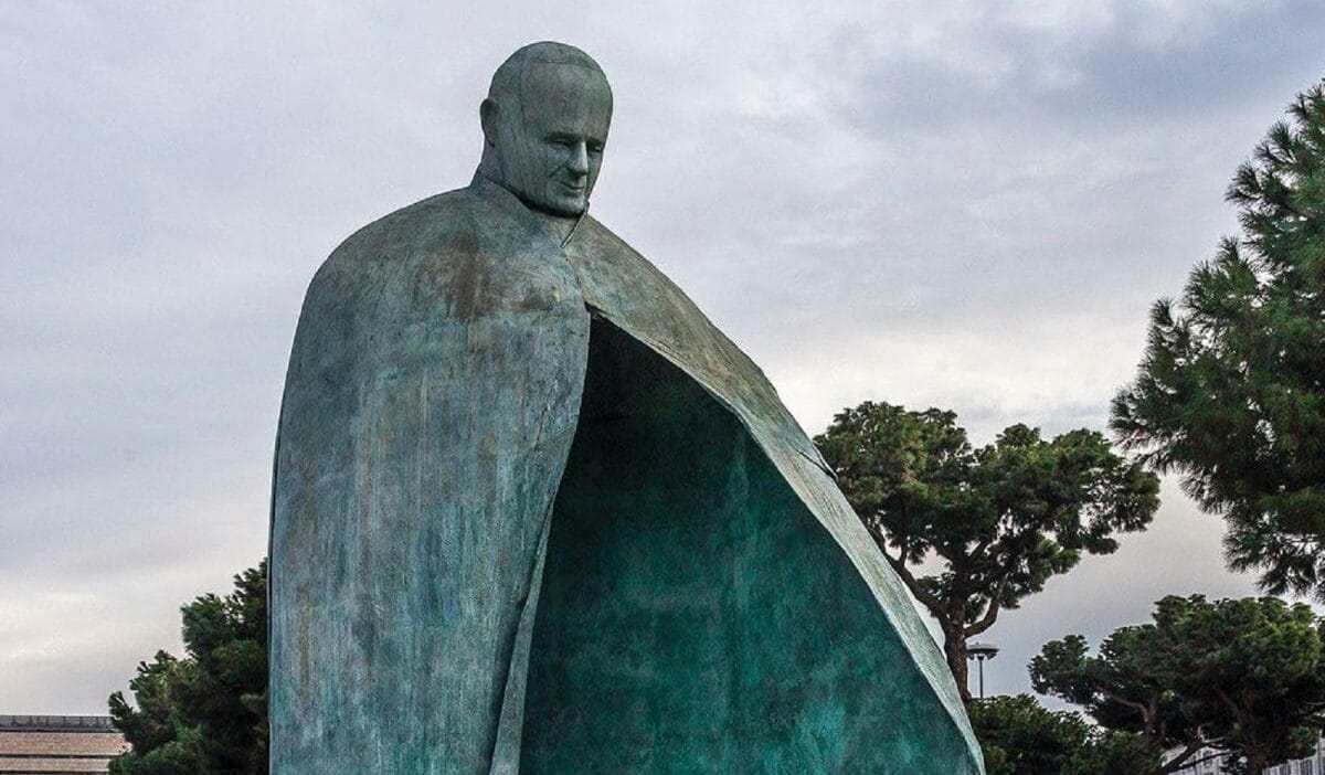 John paul ii'nin roma'daki heykelinin yıkılması. Elçilik: acı verici ve anlaşılmaz 1 John paul ii nin roma daki heykelinin yikilmasi elcilik aci verici ve anlasilmaz 15045