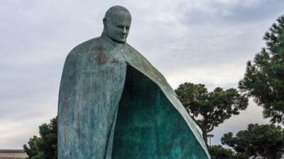 John paul ii'nin roma'daki heykelinin yıkılması. Elçilik: acı verici ve anlaşılmaz 4 John paul ii nin roma daki heykelinin yikilmasi elcilik aci verici ve anlasilmaz 15045