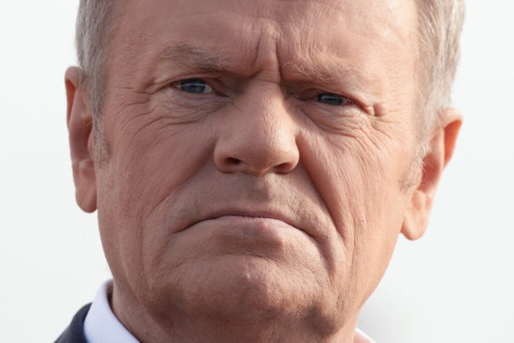 kac polonyali tusk hukumetini destekliyor cbos un yeni bir anketi var 19722