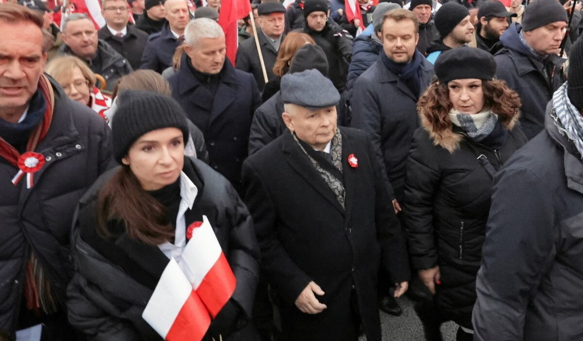 Kaczynski bagimsizlik yuruyusu uzerine ulusal ortam pis politikacilarindan kokuyordu 20136