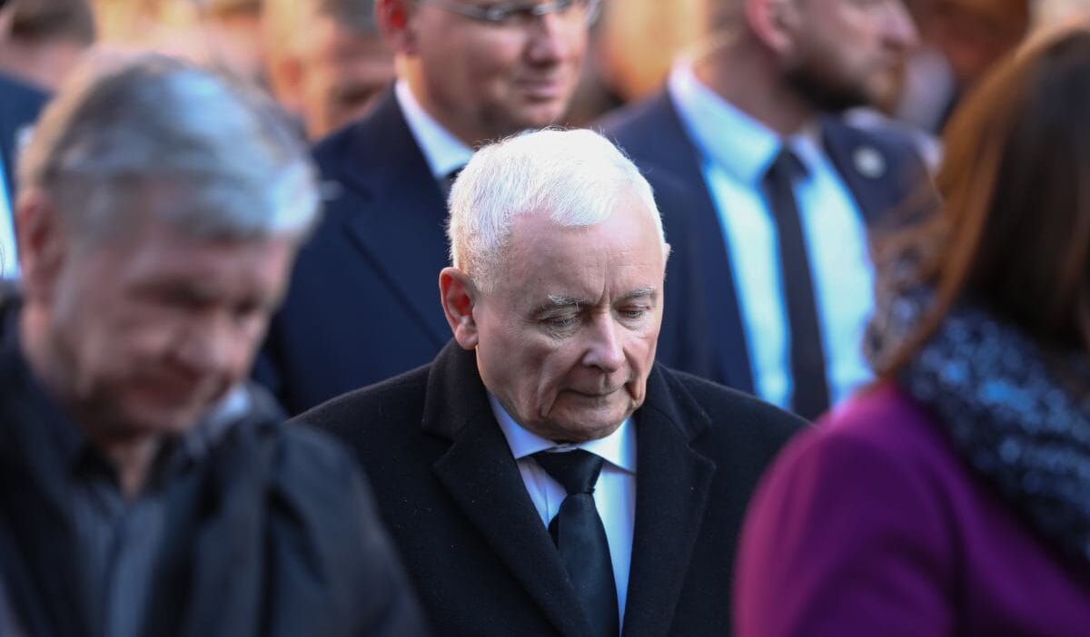 Kaczynski cesaretlendiriyor hukuk ve adalet milletvekilleri istifa ediyor ates etmedik seferberlikle ilgili bir sorun var 15990