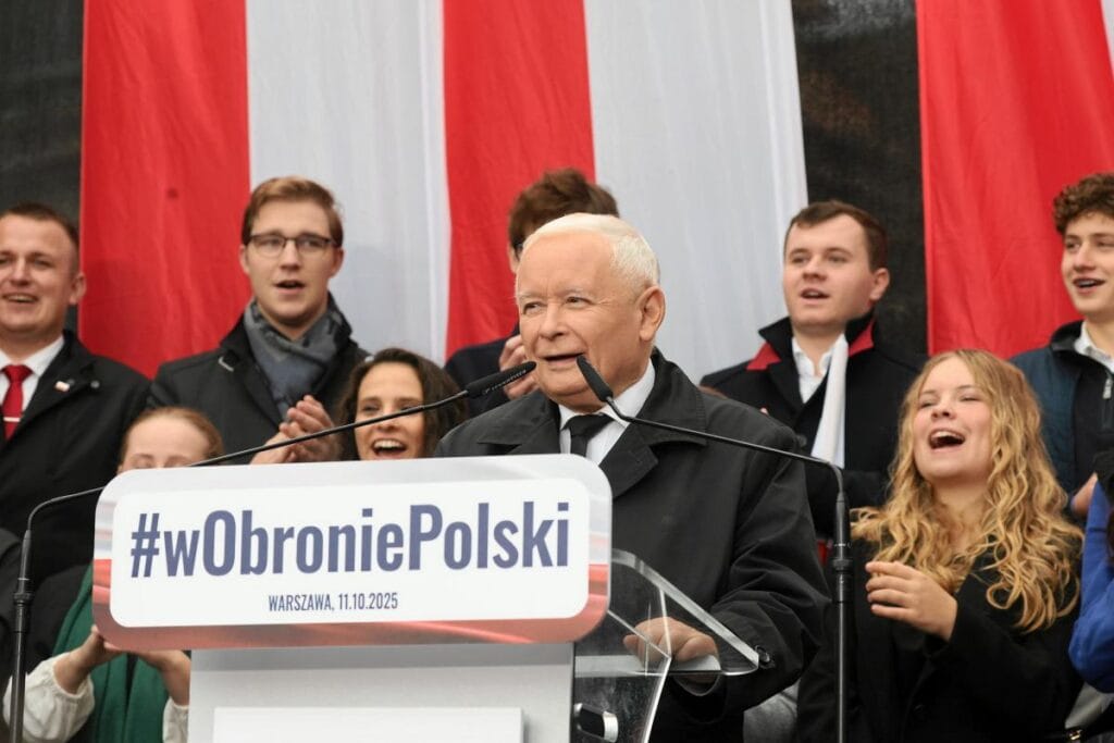 kaczynski yeni basbakani atamak icin bir mitingde mi bir isim ortaya atildi muhtemelen oyle olacak 16478