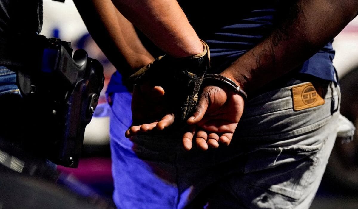 Kaliforniya da buyuk yanginlar polis 29 yasindaki bir adami tutukladi sok edici bulgular 15915