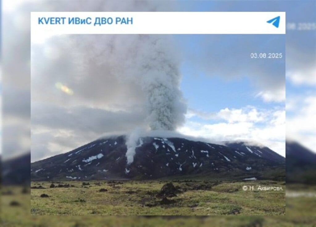 kamcatka daki iki yanardag aniden canlandi havacilik uyarisi 14760