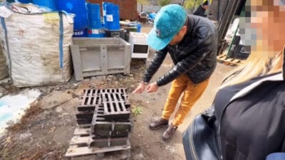 Kanalizasyon rogarlari icin rogar kapaklari calan adam tutuklandi onlari hurda metal olarak satti 18078