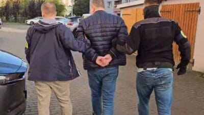 Kızlara pornografi gönderdi. Medya: şüpheli eski bir hastane müdürü 4 Kizlara pornografi gonderdi medya supheli eski bir hastane muduru 16832