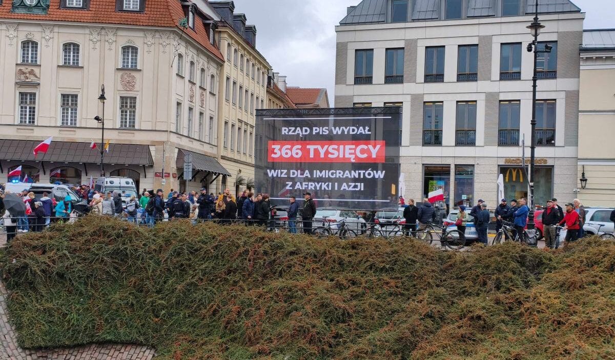 Konfederasyon hukuk ve adalet protestosunda pankart acti mentzen bu kadar ikiyuzluluk ve riyakarlik yeter 16559