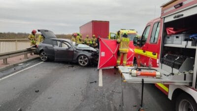 Koprude olumlu kaza dk50 her iki yone de kapatildi 19456