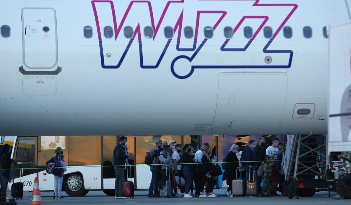 Krakow ucusu sonrasi alarm yolcular bilmeden hastalanmis olabilir 19125