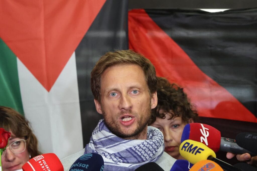 kuresel sumud filosundaki polonyali aktivistler kacirilmalarinin arka planini acikladi yuzumuze tukurduler tekmelediler ve bizi sudan mahrum biraktilar 15870