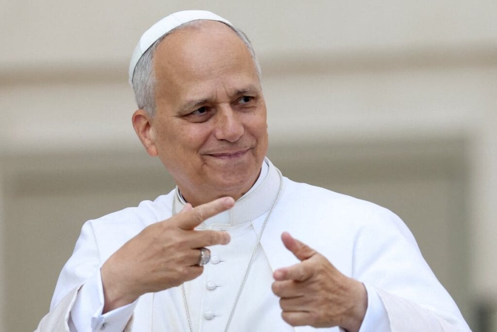 kutup papa ya sasirtici bir hediye verdi fotograflara atifta bulundu 14 leo cok mutlu oldu 17270